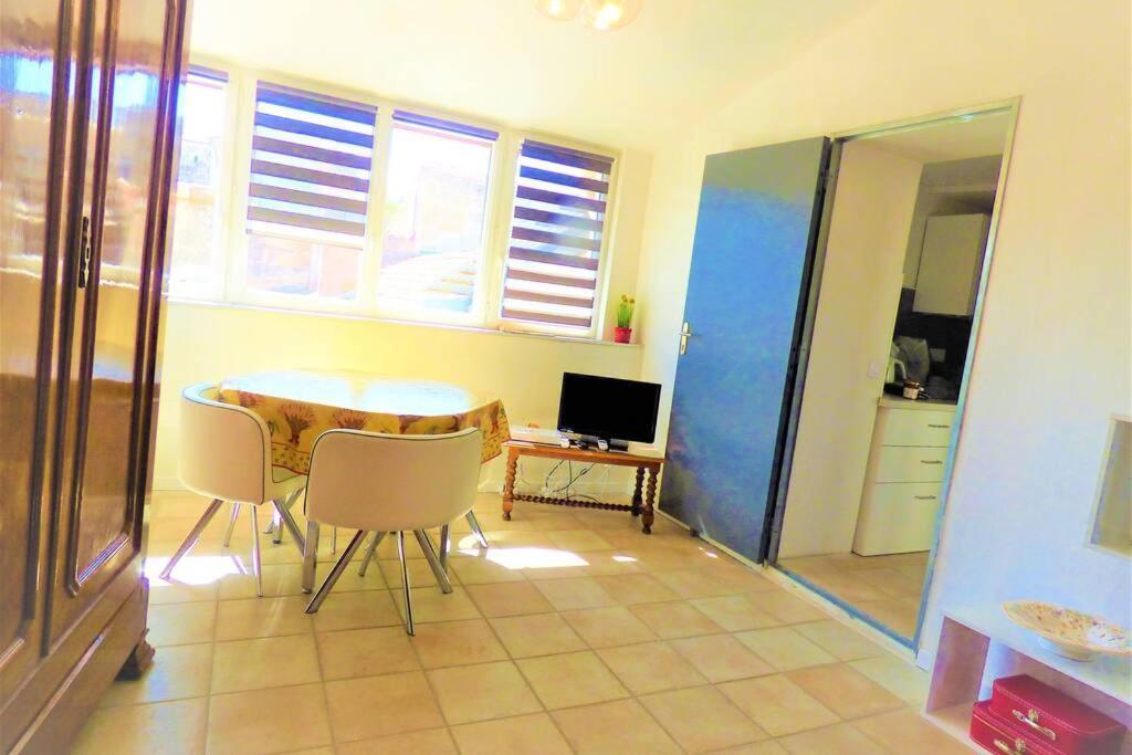 La Terrasse Ensoleillee Arles Camargue Apartment Exterior photo